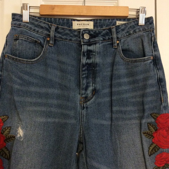 PacSun Embroidered roses Mom’s Jeans sz 29 - Picture 9 of 11